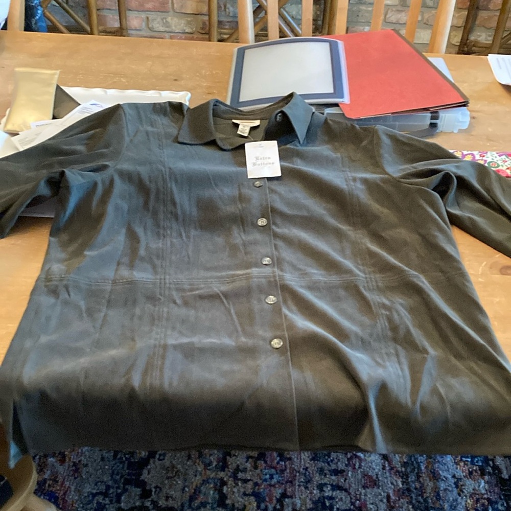 Moss colored shirt